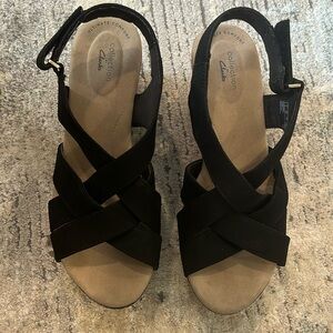 Clarks women’s black wedge sandals size 9.5